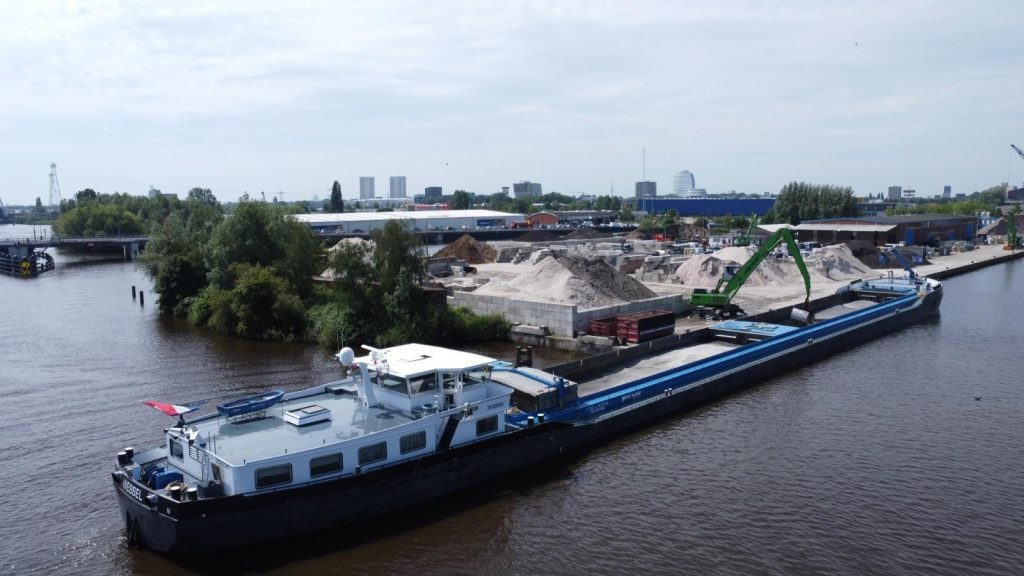 Selectie van hoogwaardige siersteen van expert in grondstoffen Noord-Nederland met unieke textuur en kleurvariaties